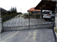 Ograje Dečman s.p. - Umetno kovaštvo in kovane ograje - Vrata - Primer sličice 048